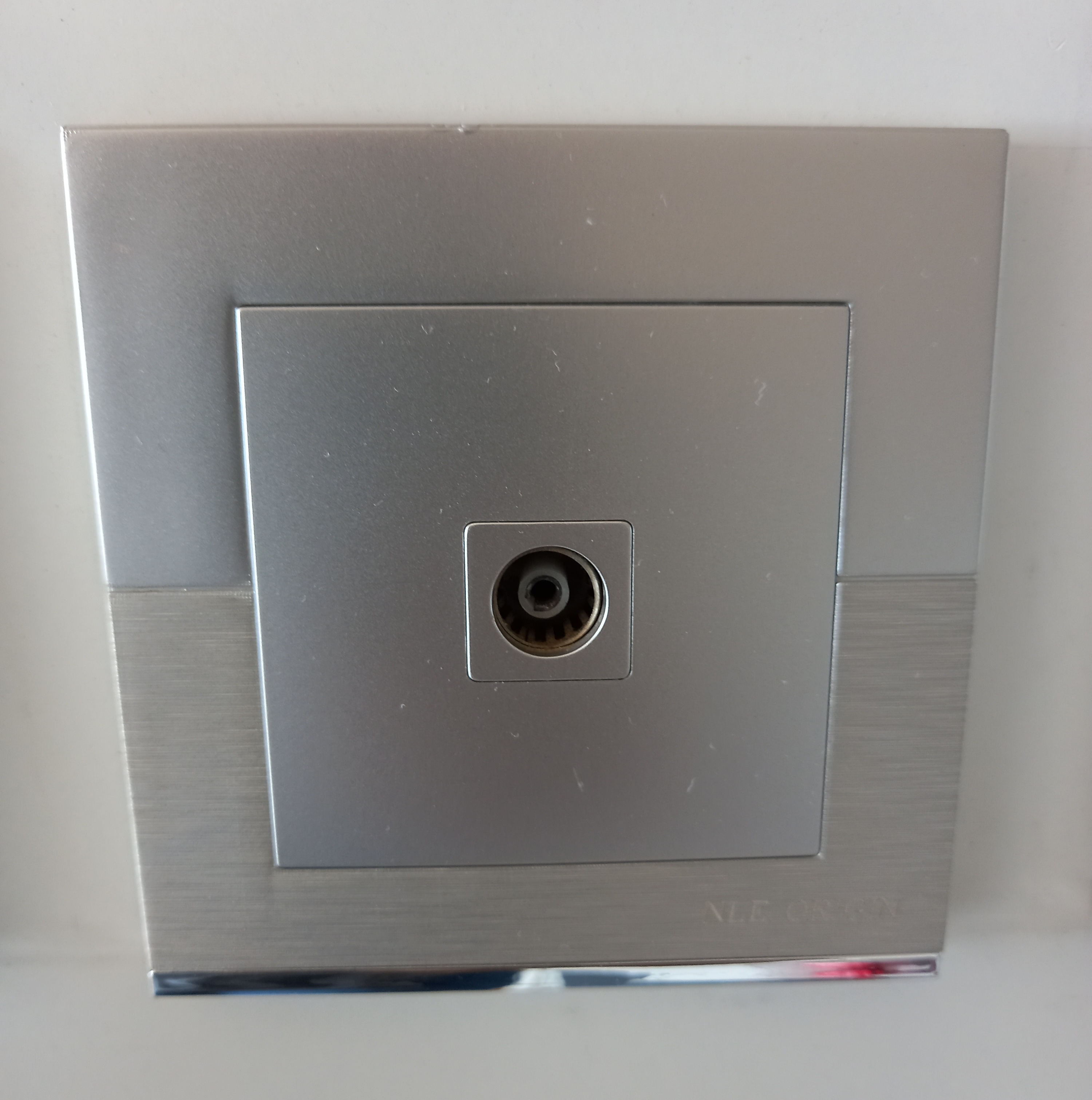 Tv socket Nle Silver on Silver