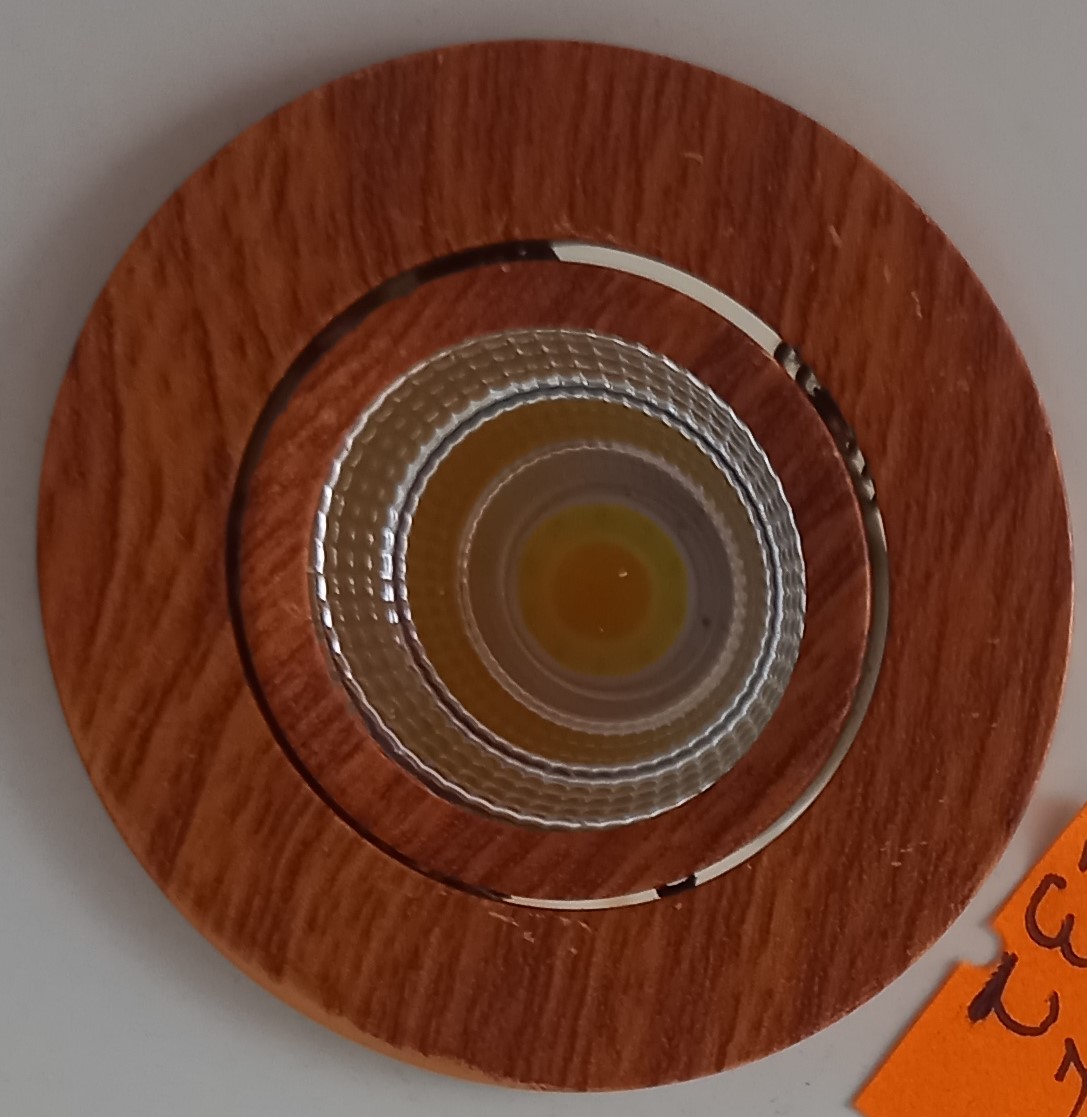 NLE L 32 wood spotlight