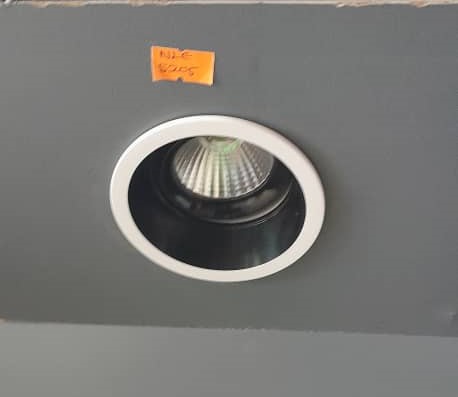 NLE 5205 spotlight